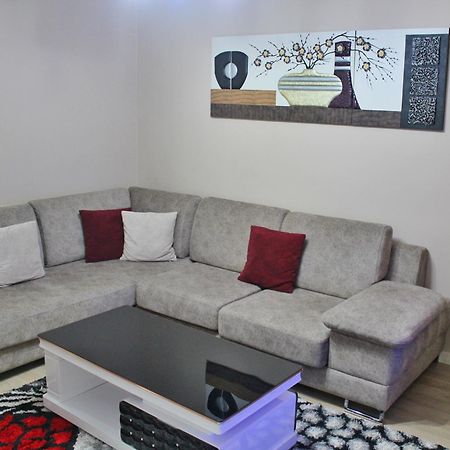 Essy'S Apartment Korce Exteriér fotografie