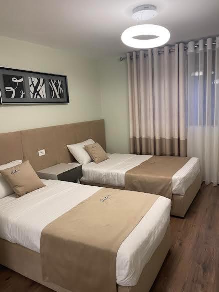 Essy'S Apartment Korce Exteriér fotografie